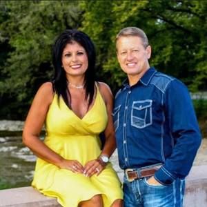 Meet your Posher, Adela